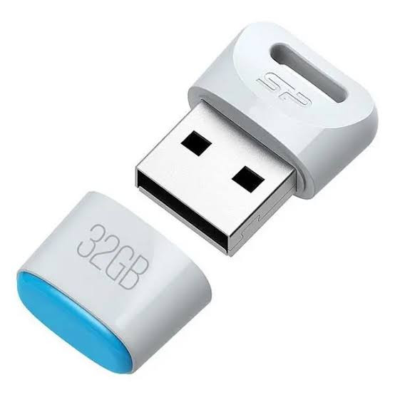 فلش مموری سیلیکون پاور مدل Touch T06 ظرفیت 32 گیگابایت USB 2.0